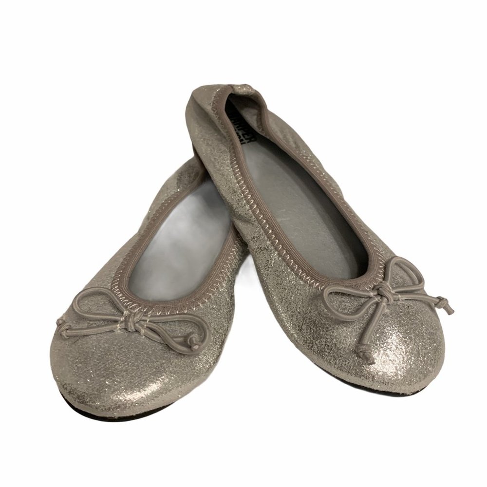 Girl’s Harper Canyon Silver Ballet Flat EUC